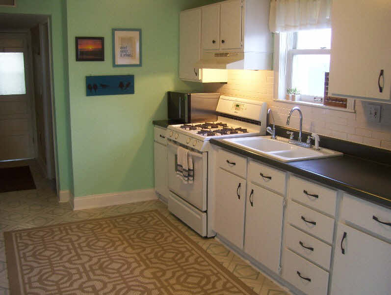 105 Spring Street Kawkawlin, MI 48631 - Photo 12 of 18