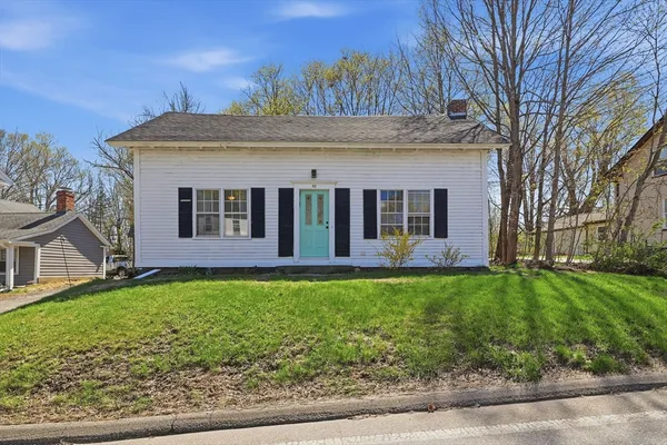 $299,900 | 52 Summer Street, Barre, MA 01005