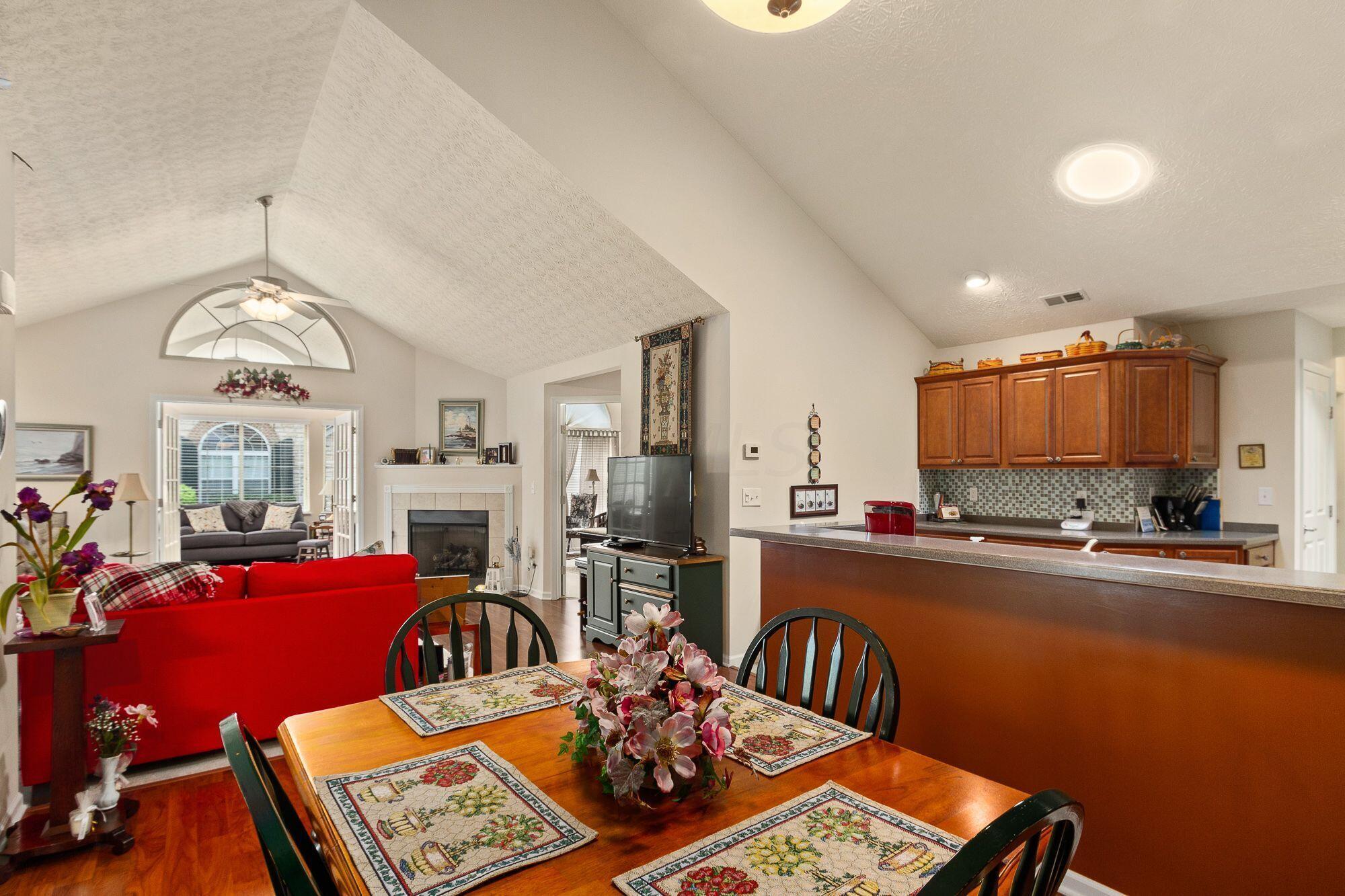 535 Ruttington Lane Westerville, OH 43082 - Photo 8 of 29 Perfect for dinners and entertaining
