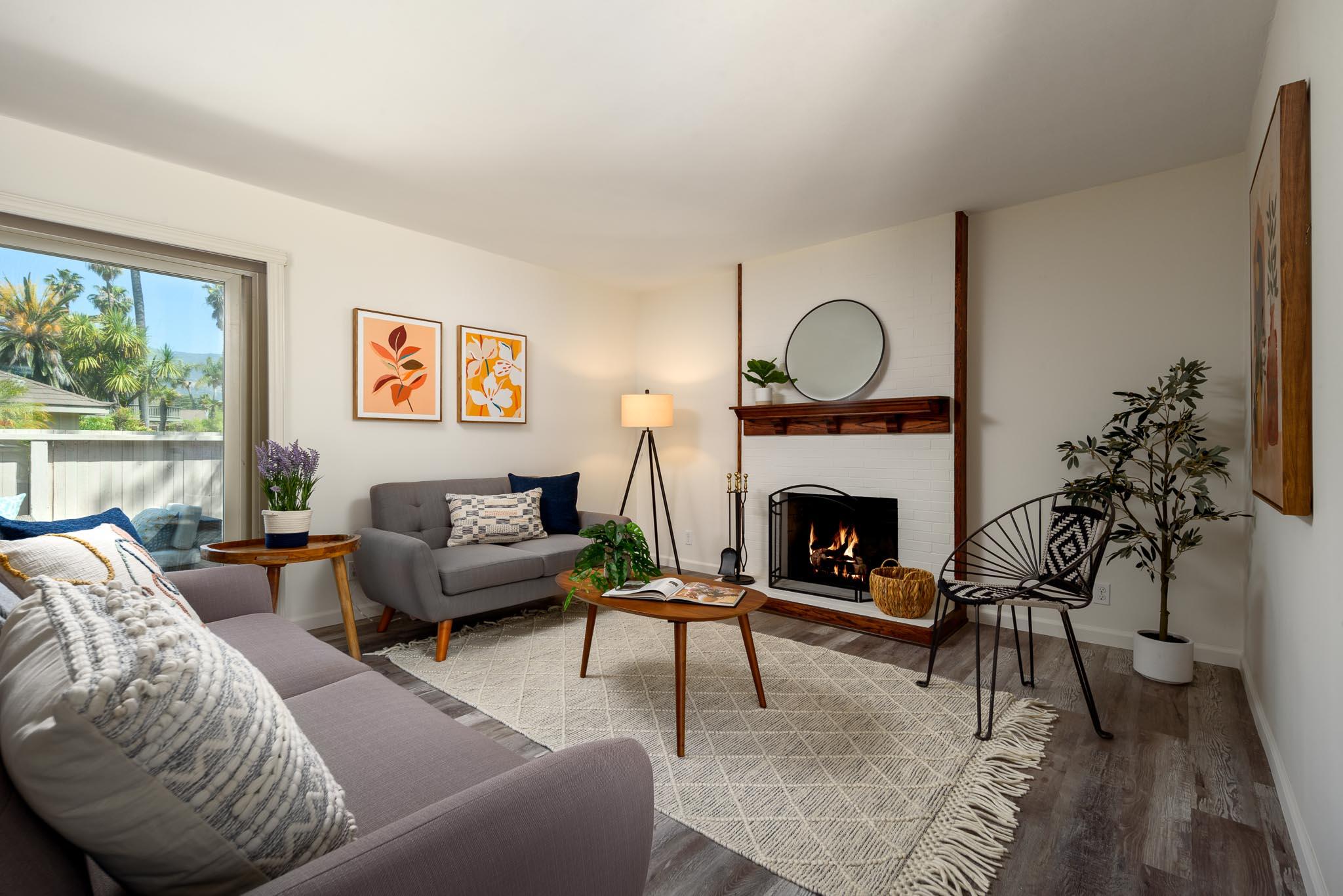 5820 Encina Road, Unit 3 Goleta, CA 93117 - Photo 1 of 17 Living Room