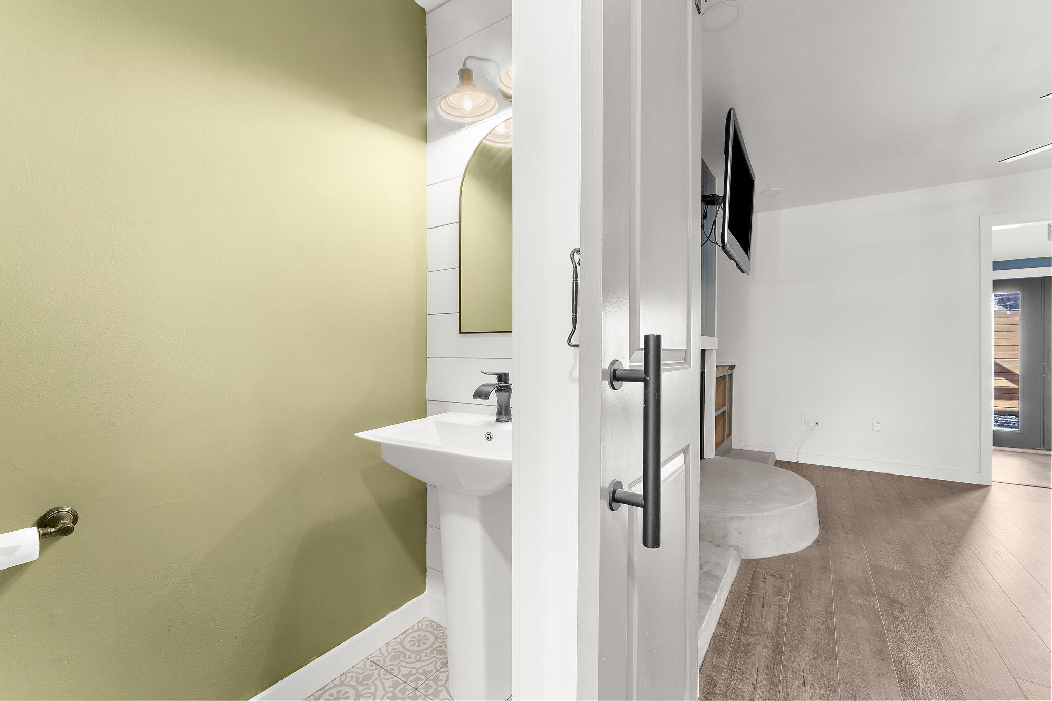 706 Nora Lane Mount Pleasant, SC 29464 - Photo 17 of 39 706 Nora Lane-14