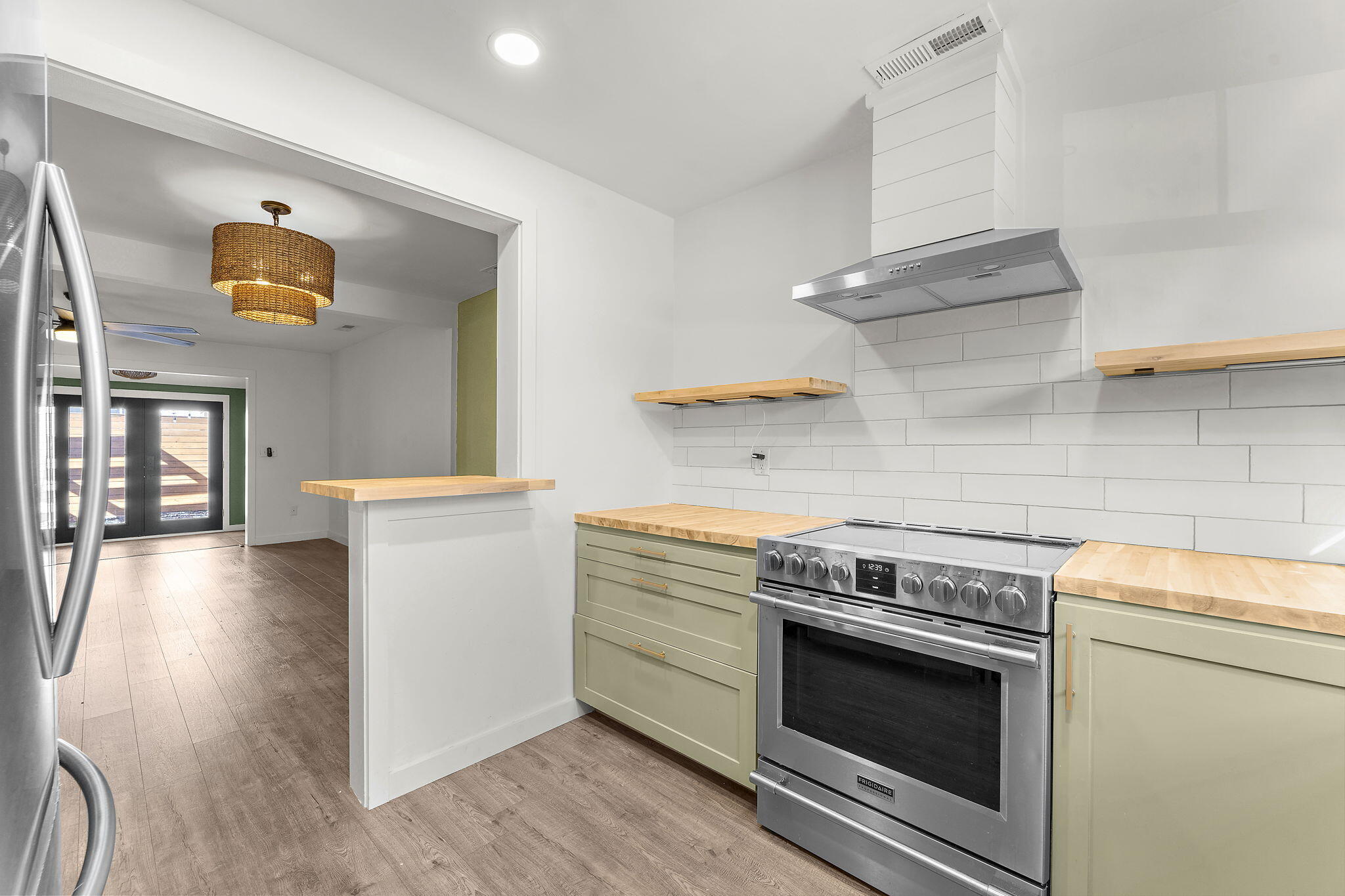 706 Nora Lane Mount Pleasant, SC 29464 - Photo 8 of 39 706 Nora Lane-4