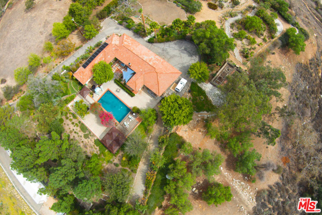 11345 Riverwood Drive Tujunga, CA 91042 - Photo 33 of 54 a view of houses with yard