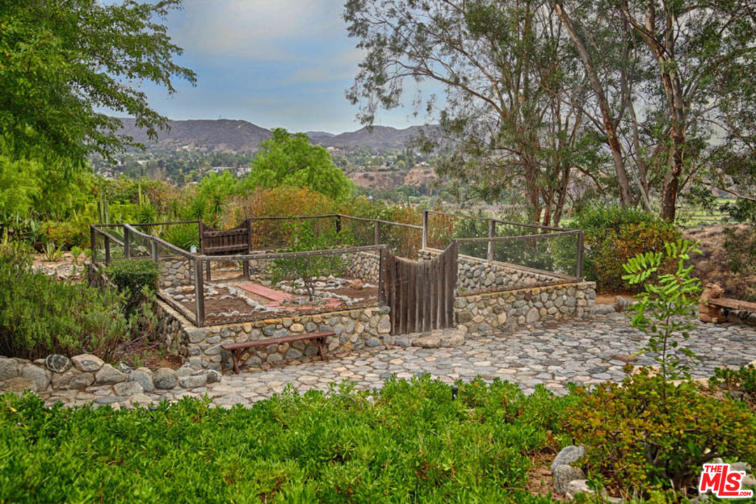 11345 Riverwood Drive Tujunga, CA 91042 - Photo 39 of 54