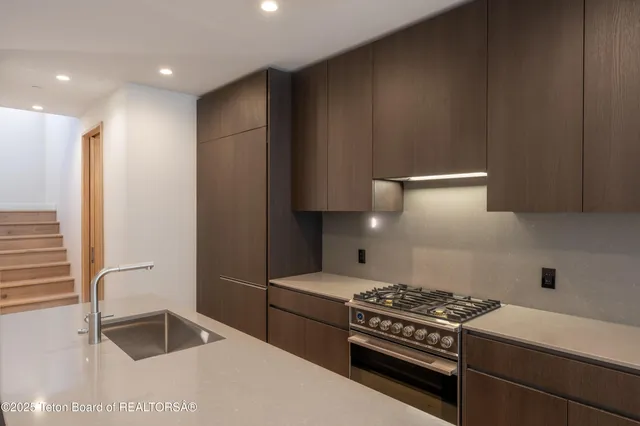 $1,595,000 | 165 Glenwood Street, Unit 23, Jackson, WY 83001