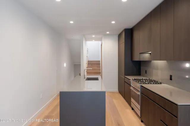 $1,595,000 | 165 Glenwood Street, Unit 23, Jackson, WY 83001