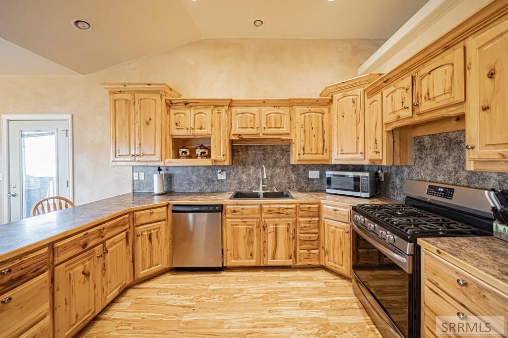 4115 East 240 North Rigby, ID 83442 - Photo 8 of 42