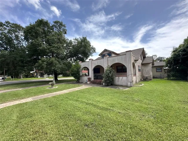$349,900 | 258 South Washington Street, La Grange, TX 78945