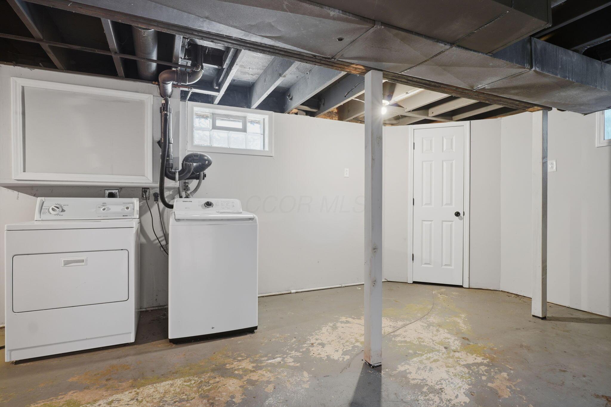 2547 McCutcheon Road Columbus, OH 43219 - Photo 38 of 55 laundry room