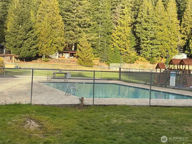 $74,900 | 45182 Kimta Loop, Unit 3B84, Concrete, WA 98237