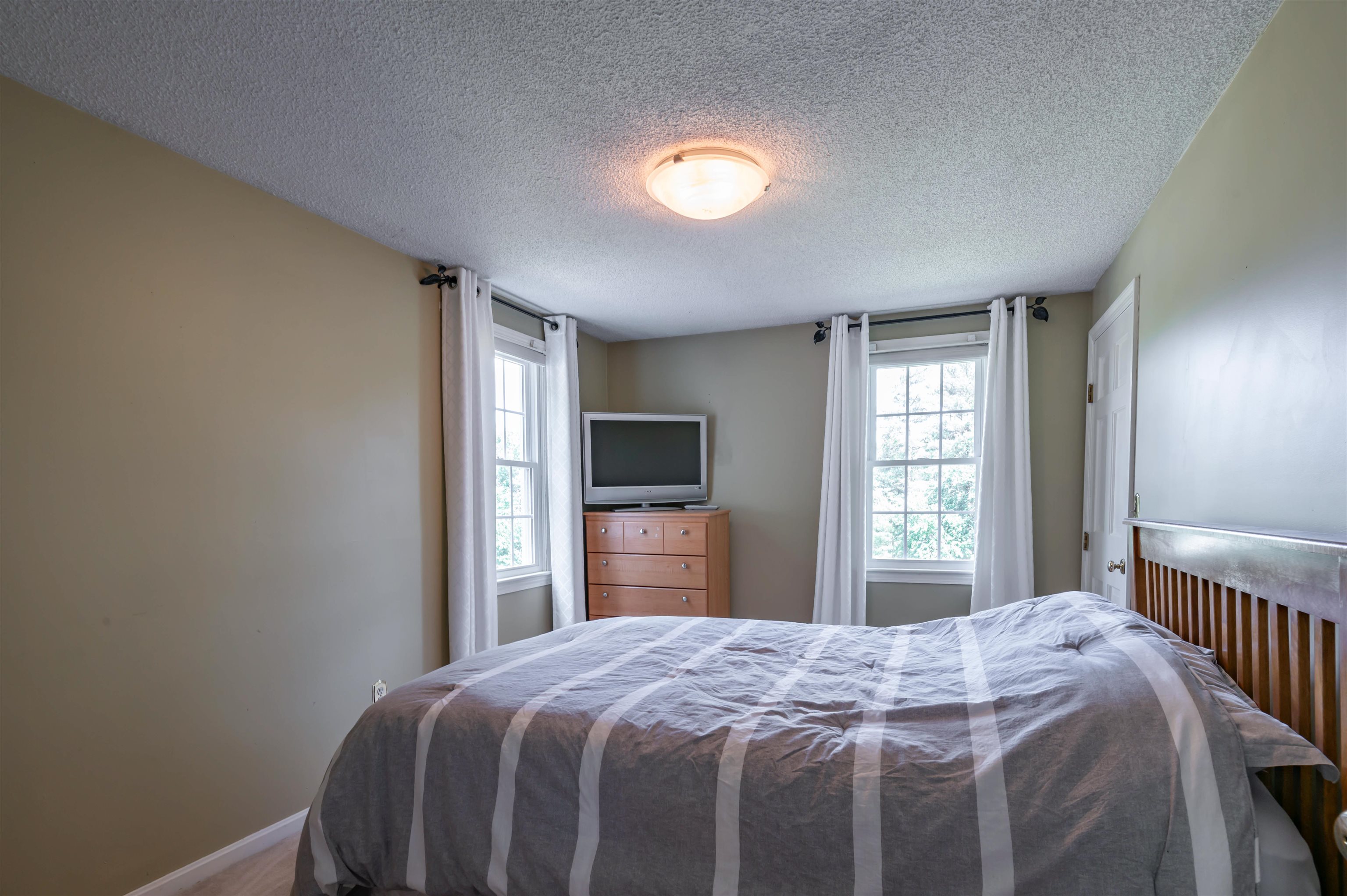 22 Beechwood Road Hudson, NH 03051 - Photo 39 of 60