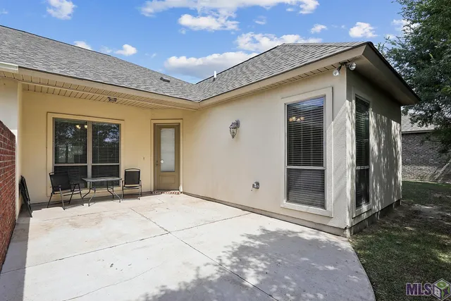 $299,900 | 5364 Courtyard Drive, Gonzales, LA 70737