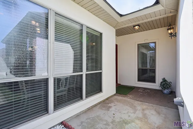 $299,900 | 5364 Courtyard Drive, Gonzales, LA 70737