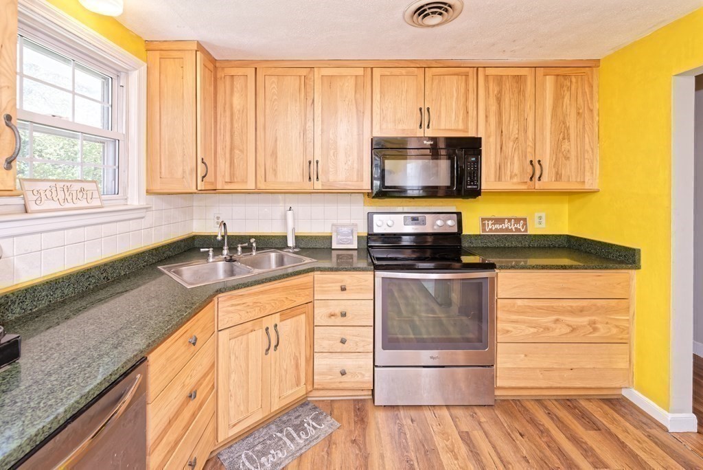 7 Harding Street Milford, MA 01757 - Photo 10 of 35 Gallery Image 10