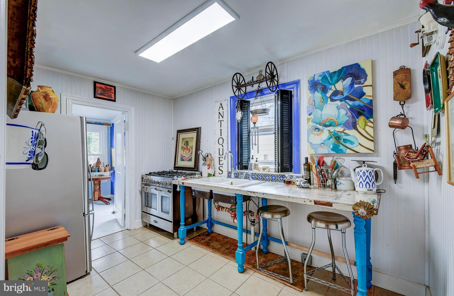 2503 Pinebrush Road Baltimore, MD 21209 - Photo 13 of 27 Kitchen