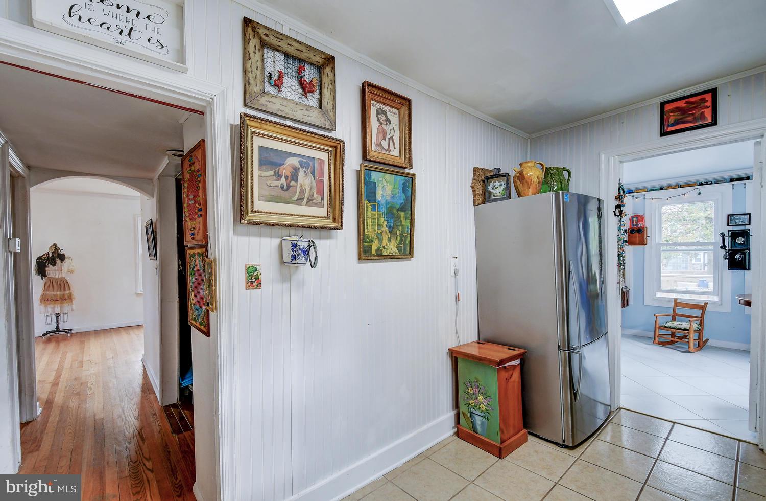 2503 Pinebrush Road Baltimore, MD 21209 - Photo 14 of 27 Kitchen