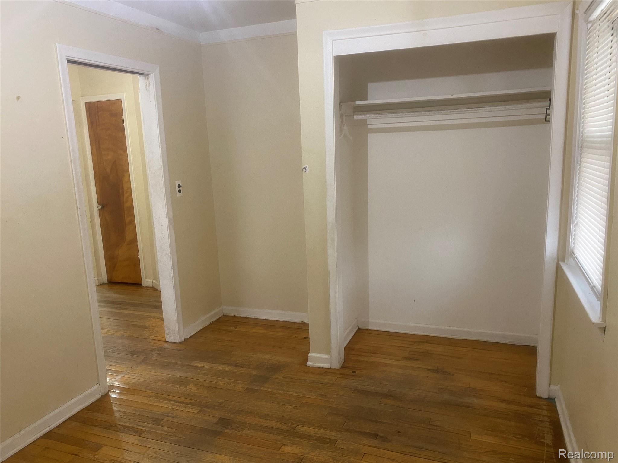 180 West Rutgers Avenue Pontiac, MI 48340 - Photo 19 of 33 View of closet