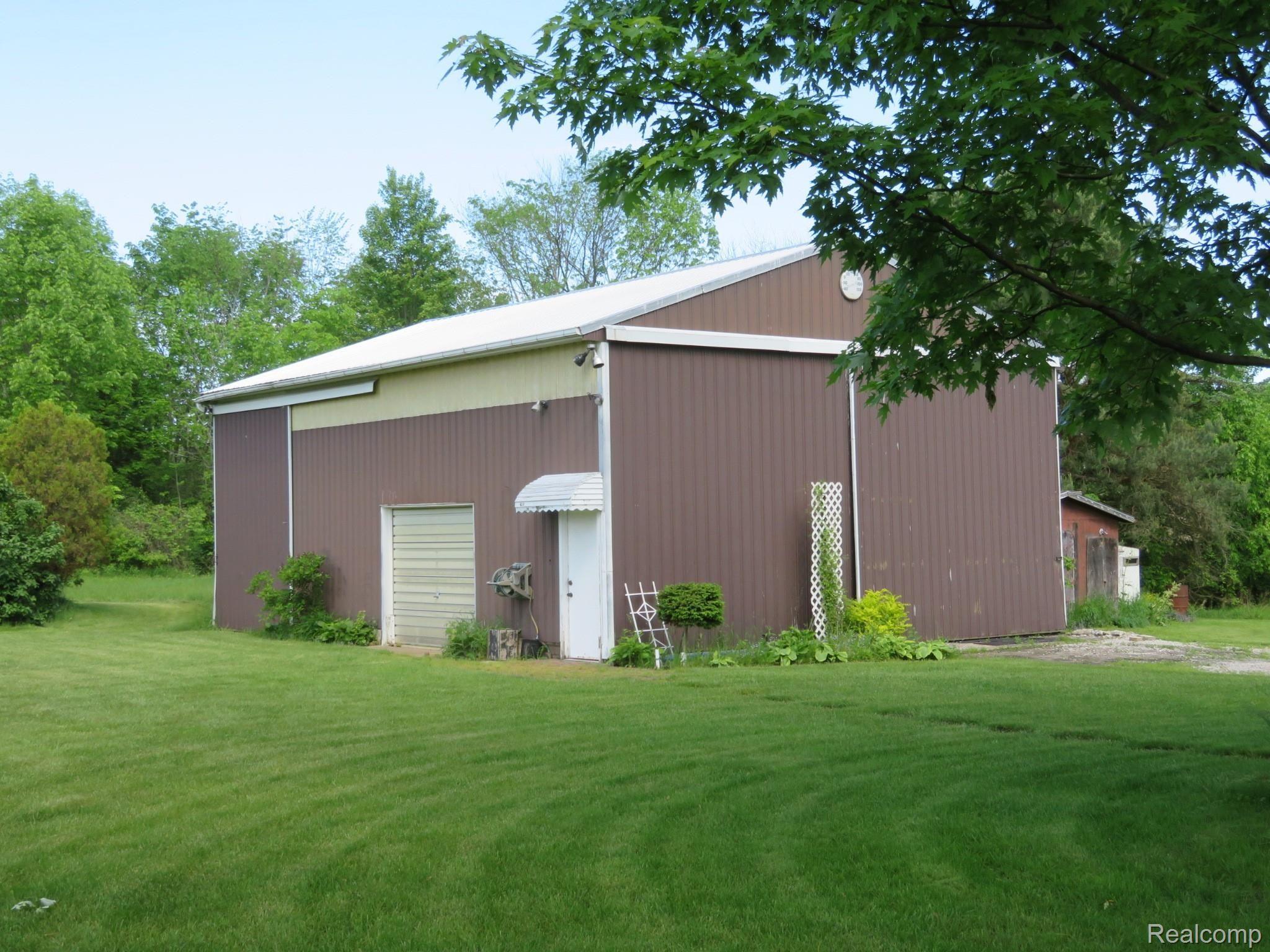 3446 South Irish Road Davison, MI 48423 - Photo 19 of 21 20190602041418_IMG_0559.JPG