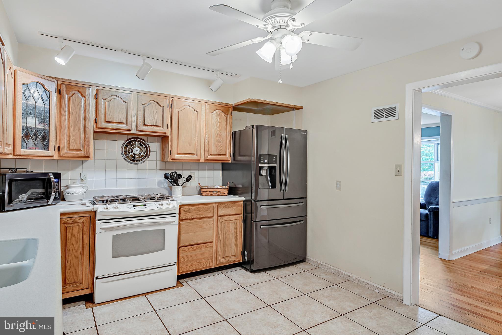 520 Devon Road Camp Hill, PA 17011 - Photo 8 of 25 Gallery Image 8