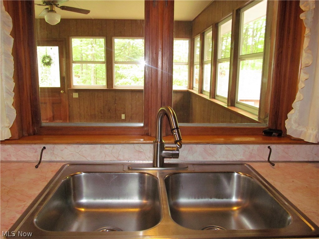 7690 Webster Road Middleburg Heights, OH 44130 - Photo 6 of 21