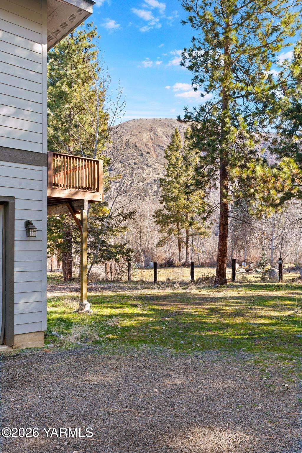 1575 Nile Road Naches, WA 98937 - Photo 33 of 51 a view of a volley ball court