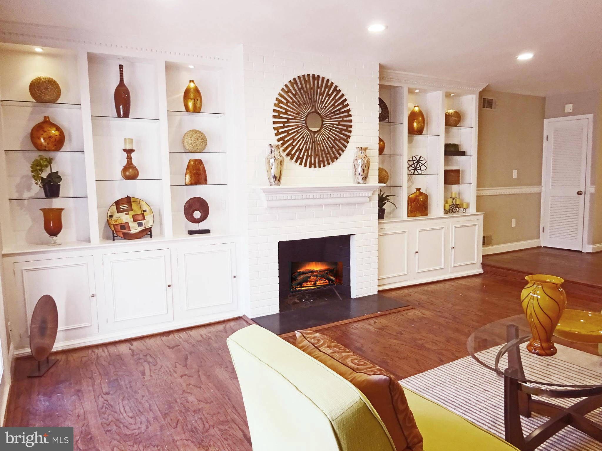310 8th Street Southeast Washington, DC 20003 - Photo 4 of 30 Living Room