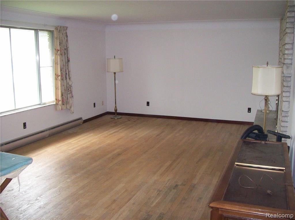 1568 Pug Road St. Clair, MI 48079 - Photo 4 of 10