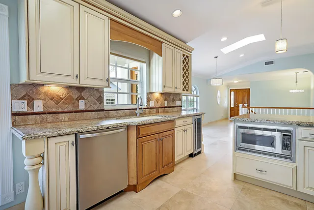 $1,890,000 | 495 Zephyr Way, Juno Beach, FL 33408