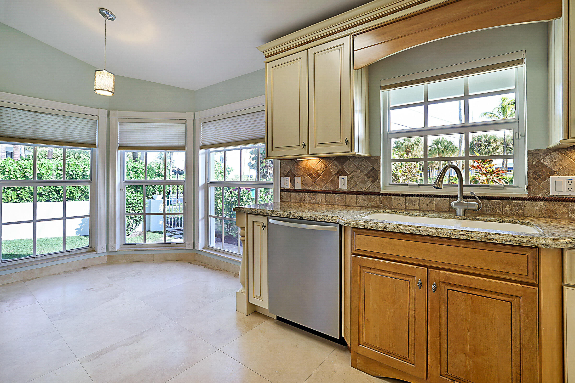 495 Zephyr Way Juno Beach, FL 33408 - Photo 13 of 37 495 Zephyr Way-16