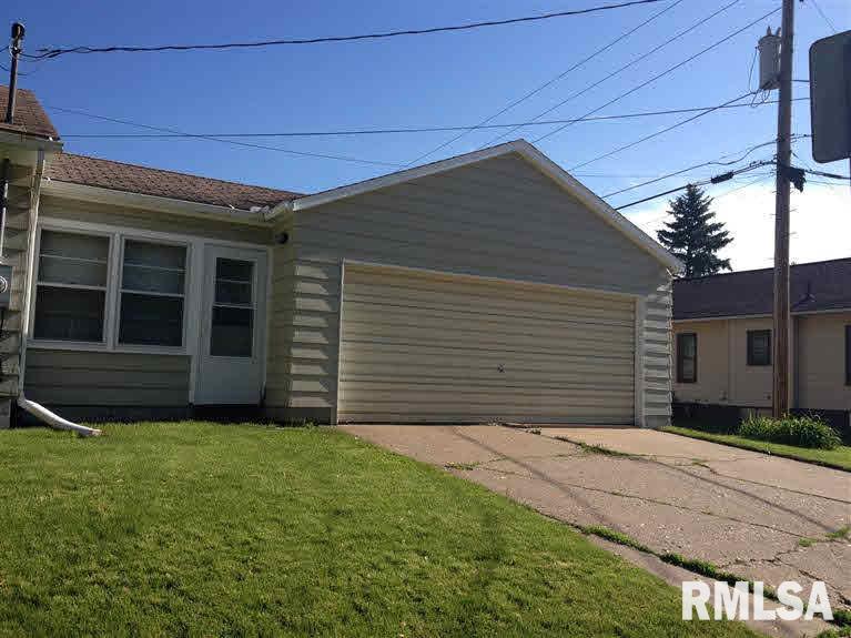620 Locust Place Clinton, IA 52732 - Photo 2 of 7 Gallery Image 2