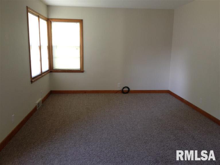 620 Locust Place Clinton, IA 52732 - Photo 3 of 7 Gallery Image 3
