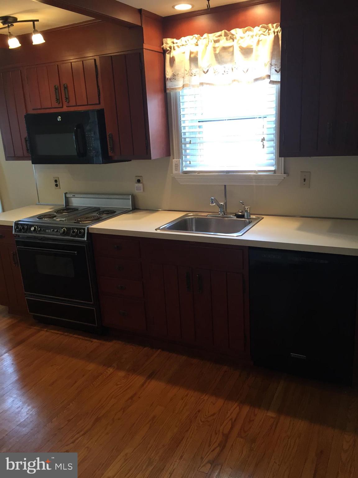3218 Hilltop Road Newtown Square, PA 19073 - Photo 13 of 34