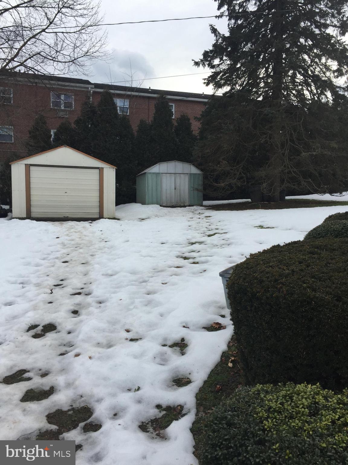 3218 Hilltop Road Newtown Square, PA 19073 - Photo 8 of 34