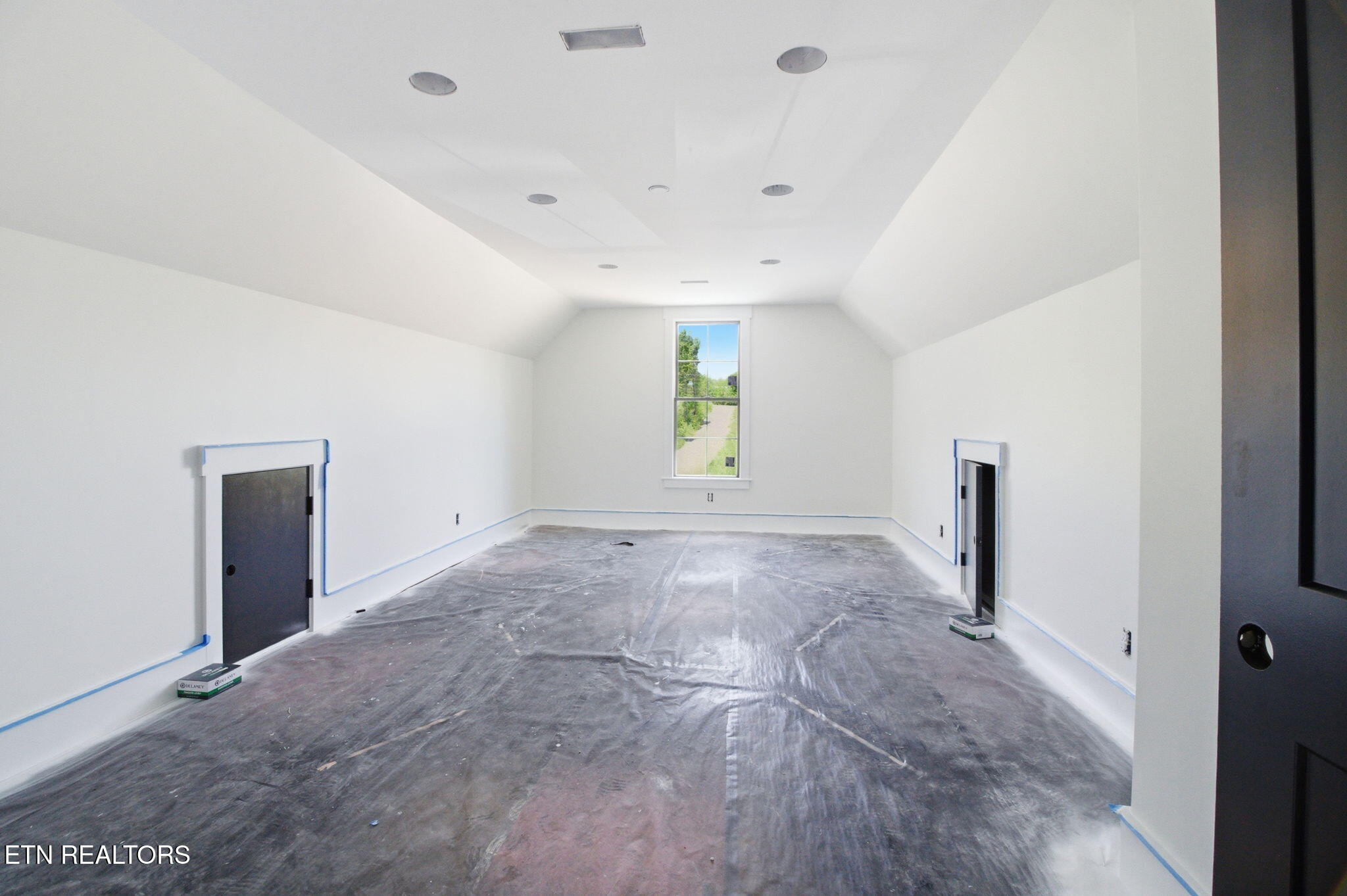 467 Laurel Road Clinton, TN 37716 - Photo 23 of 32 467 Laurel Rd_Bonus Room