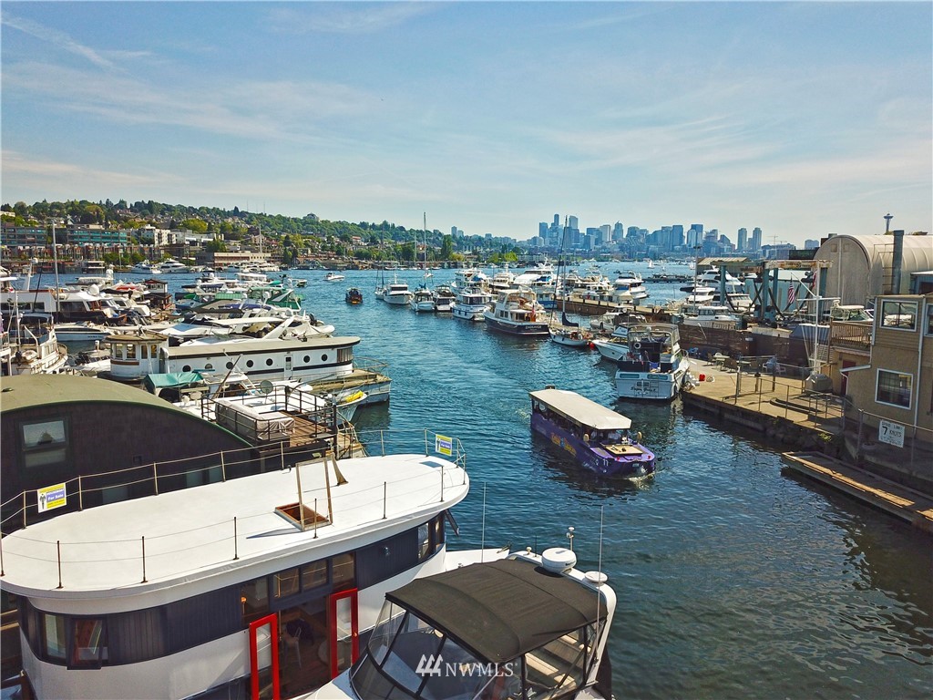 2401 North Northlake Way, Unit G4 Seattle, WA 98103 - Photo 1 of 25