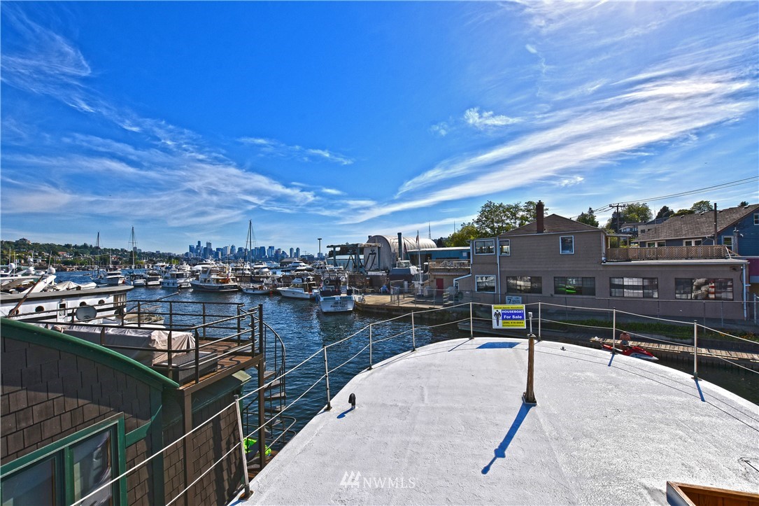 2401 North Northlake Way, Unit G4 Seattle, WA 98103 - Photo 4 of 25