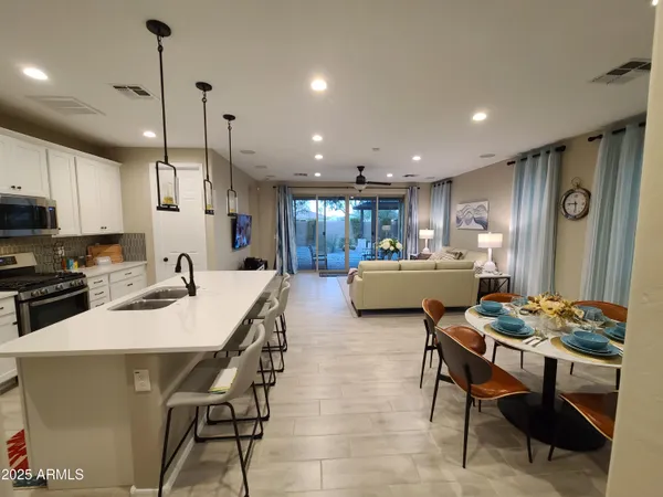 $3,000 | 1666 East Lee Drive, Casa Grande, AZ 85122