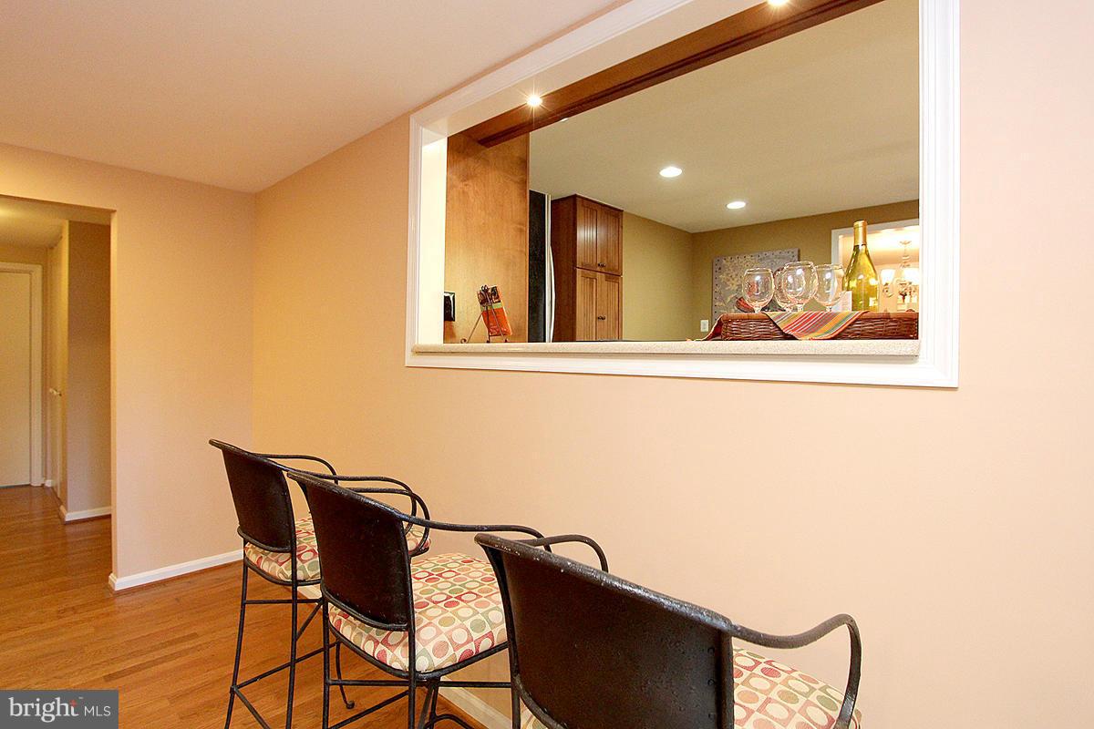 10633 Seneca Spring Way Gaithersburg, MD 20886 - Photo 18 of 30 Family Room - opening from Kitchen