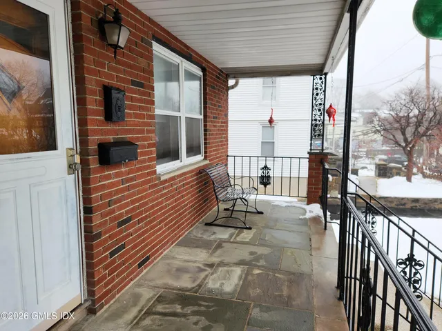 $3,400 | 16 Harold Avenue, Unit B, Greenwich, CT 06830