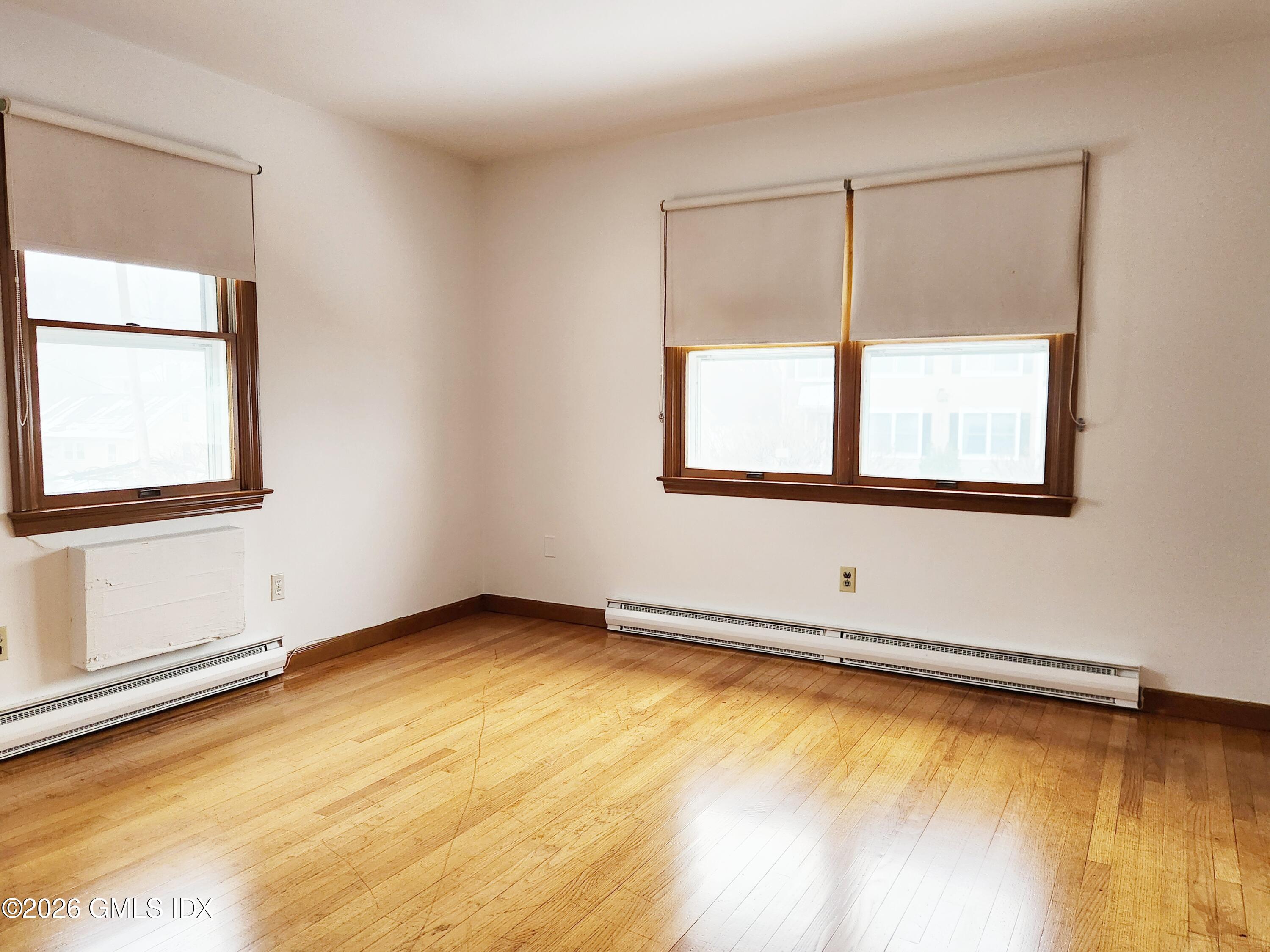 16 Harold Avenue, Unit B Greenwich, CT 06830 - Photo 4 of 17 20251229_110944