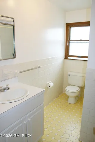 $3,400 | 16 Harold Avenue, Unit B, Greenwich, CT 06830