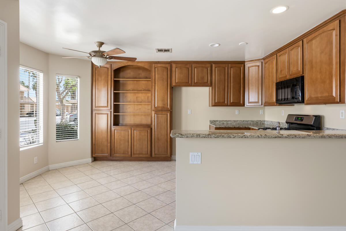 40800 Breezy Pass Road, Unit B Palm Desert, CA 92211 - Photo 7 of 36 14