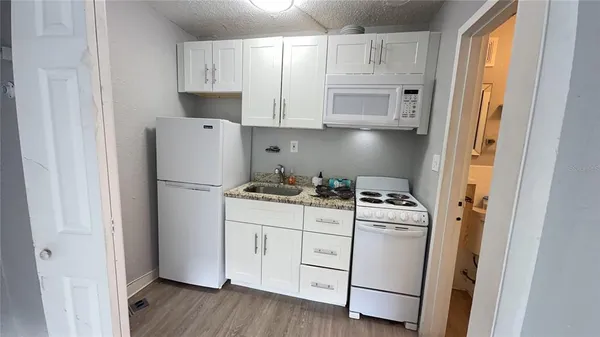 $895 | 515 Bon Air Street, Unit 248, Lakeland, FL 33805
