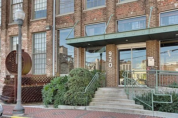 $1,950 | 920 Poeyfarre Street, Unit 217, New Orleans, LA 70130