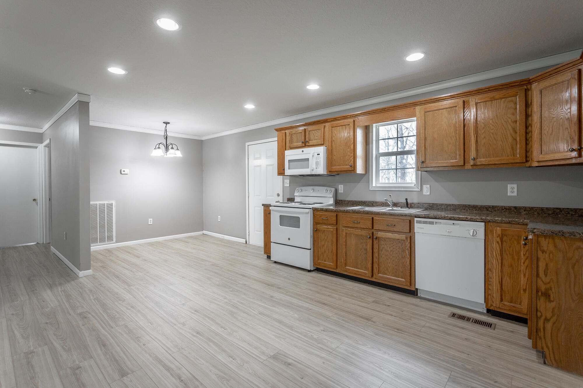 844 Pocket Road Whitwell, TN 37397 - Photo 8 of 40 844 Pocket Road HD-6