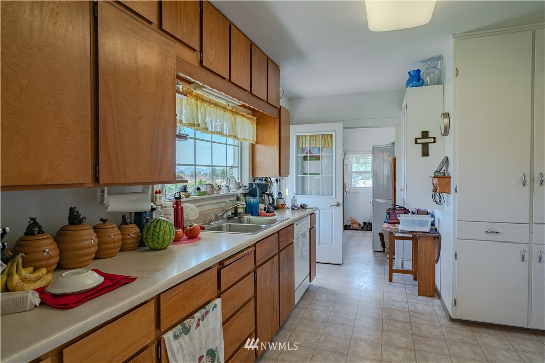100 Woods Road Omak, WA 98841 - Photo 11 of 40