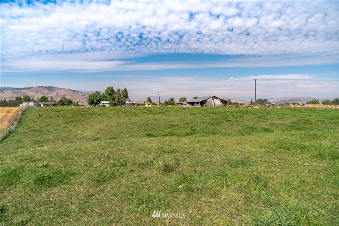 100 Woods Road Omak, WA 98841 - Photo 35 of 40