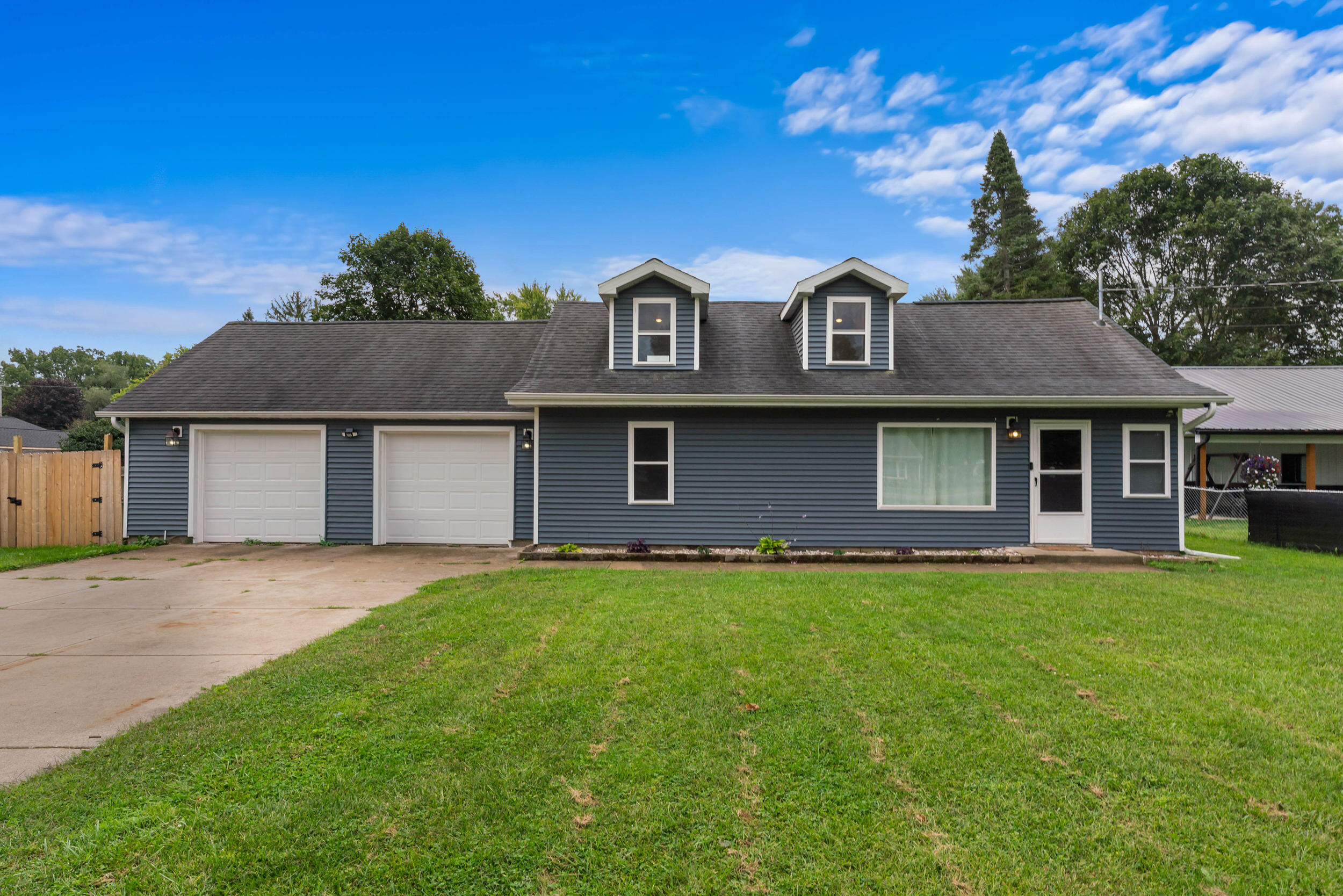 145 Falcon Road Jackson, MI 49202 - Photo 1 of 22 _DSC2120