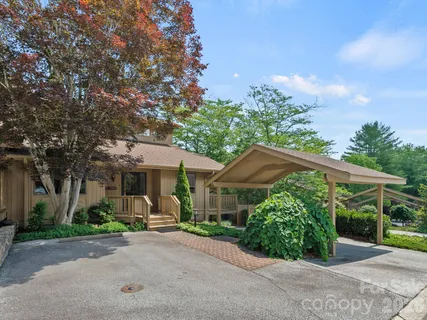 $435,000 | 1001 Red Oak Drive, Hendersonville, NC 28791