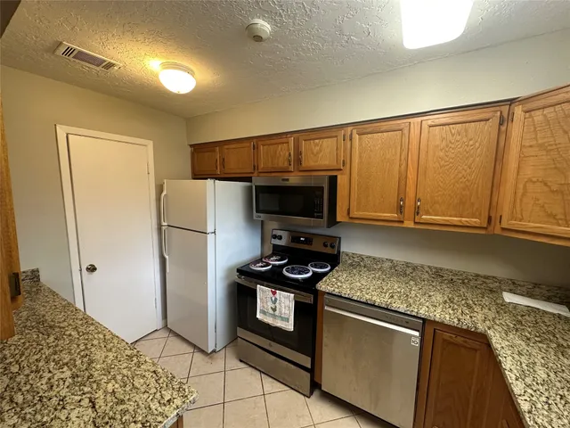 $2,200 | 9939 Valley Park Drive, Houston, TX 77078